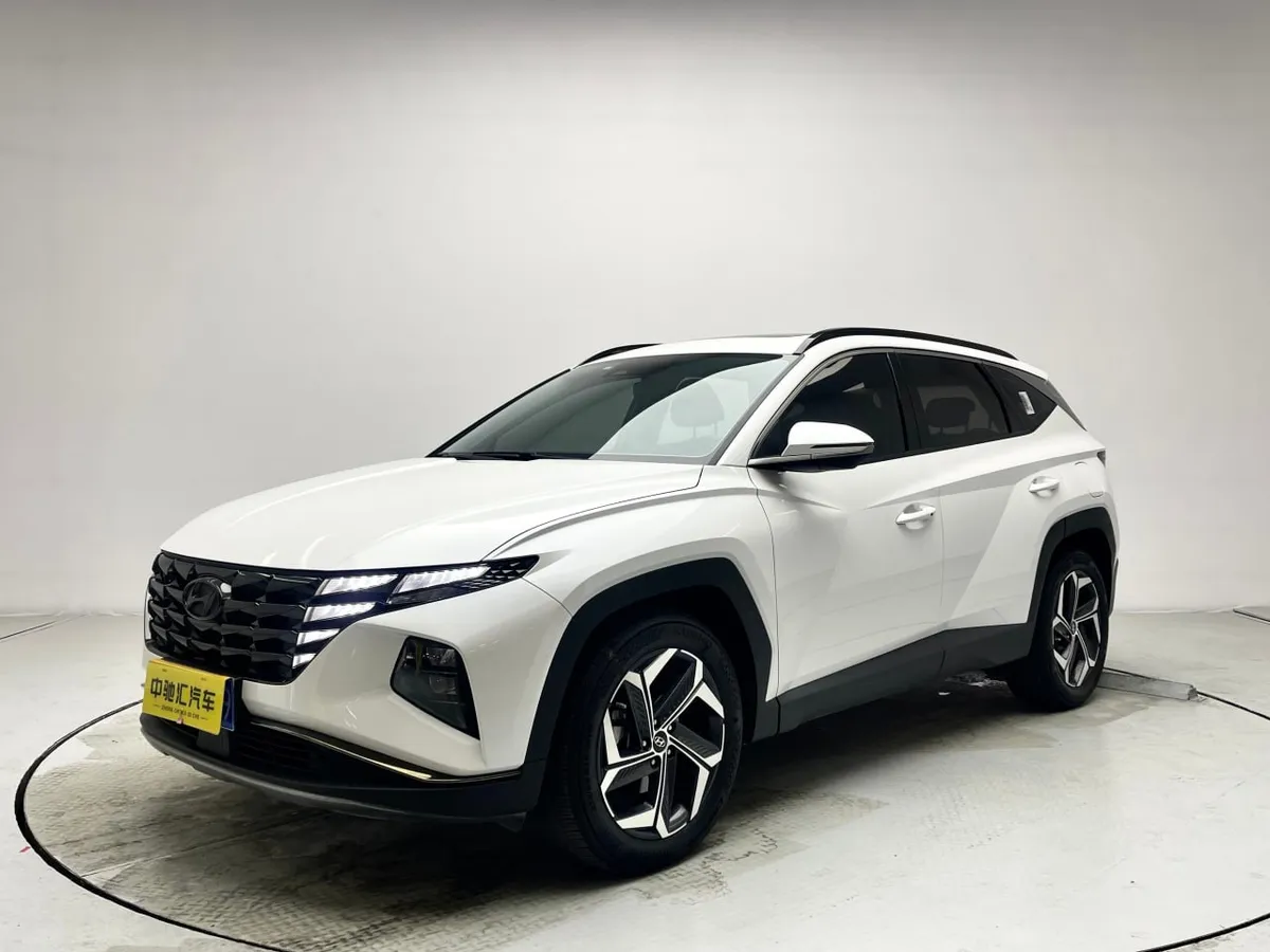 HYUNDAI TUCSON PREMIUM 2023