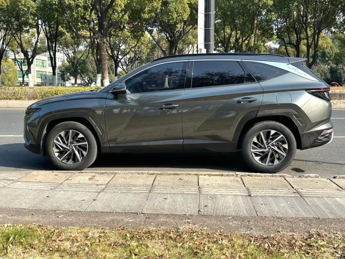 HYUNDAI TUCSON LUXURY 2023