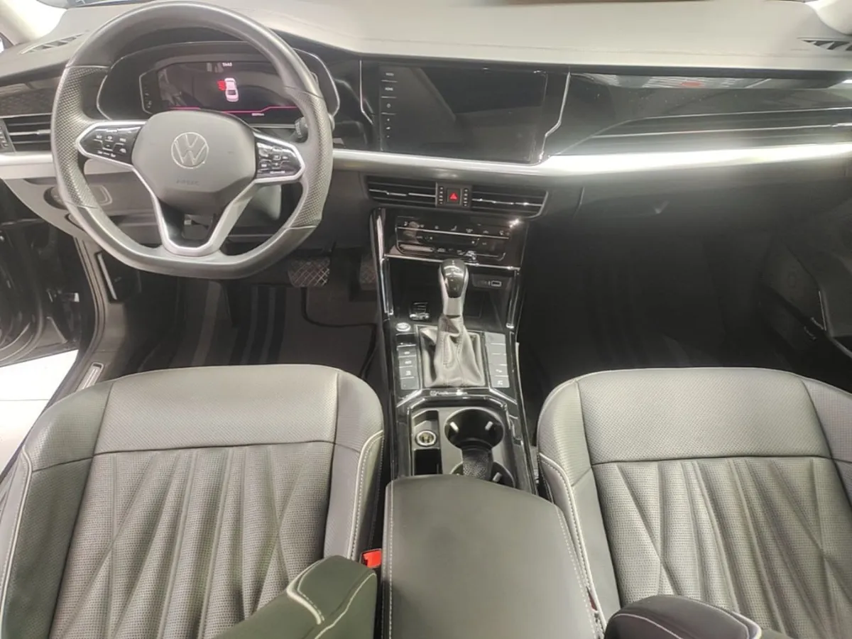 VOLKSWAGEN PASSAT LUXURY 2023