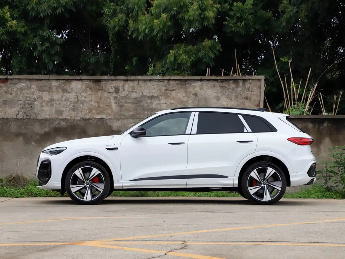 AUDI Q5L 2026