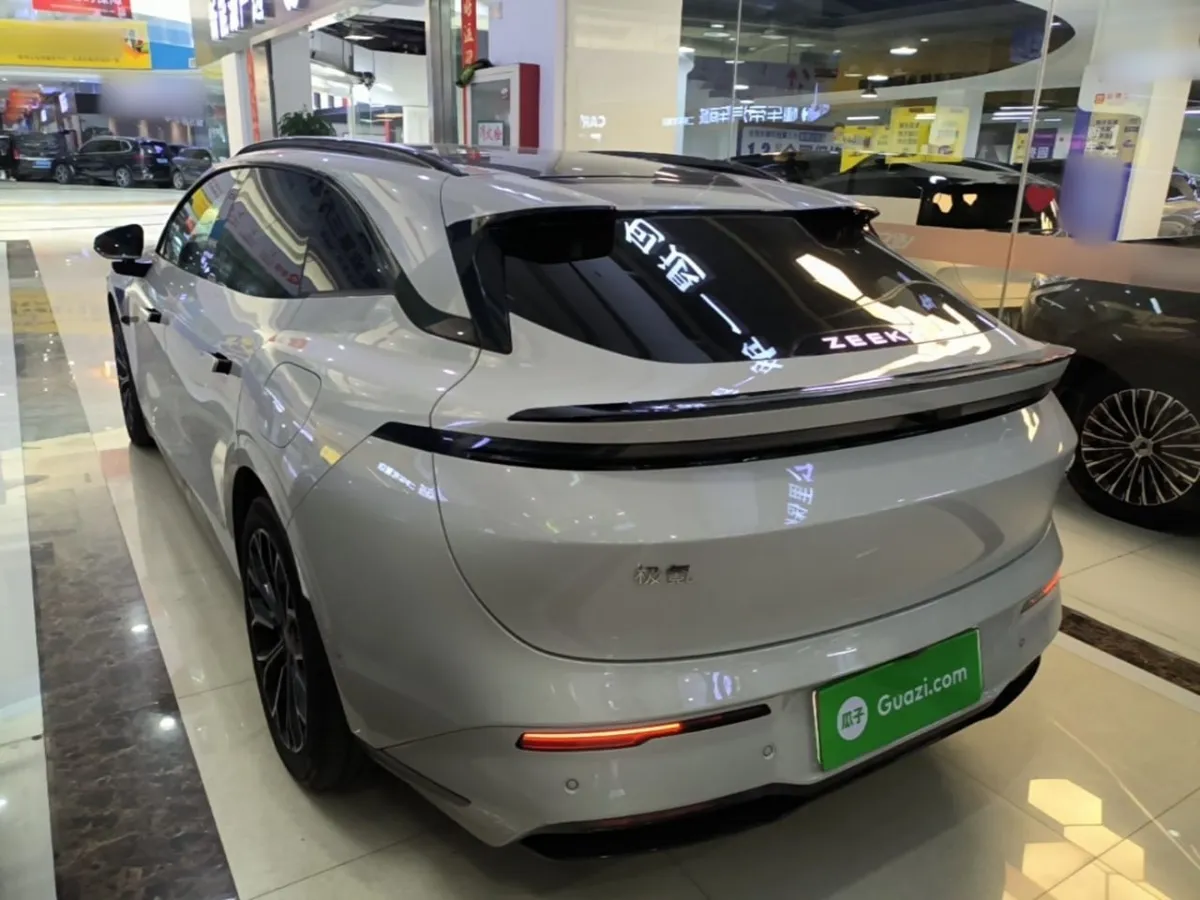 ZEEKR 007GT 2025