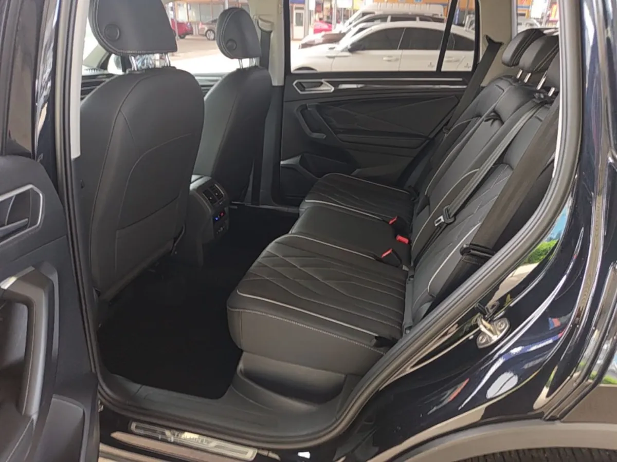 VOLKSWAGEN TIGUAN L 2022