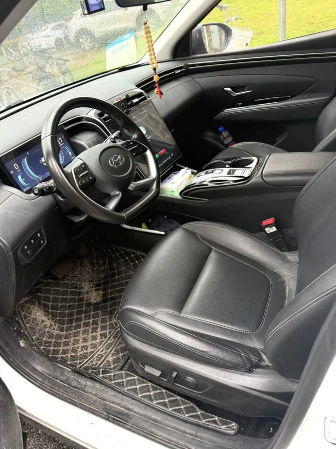 HYUNDAI TUCSON PREMIUM 2023