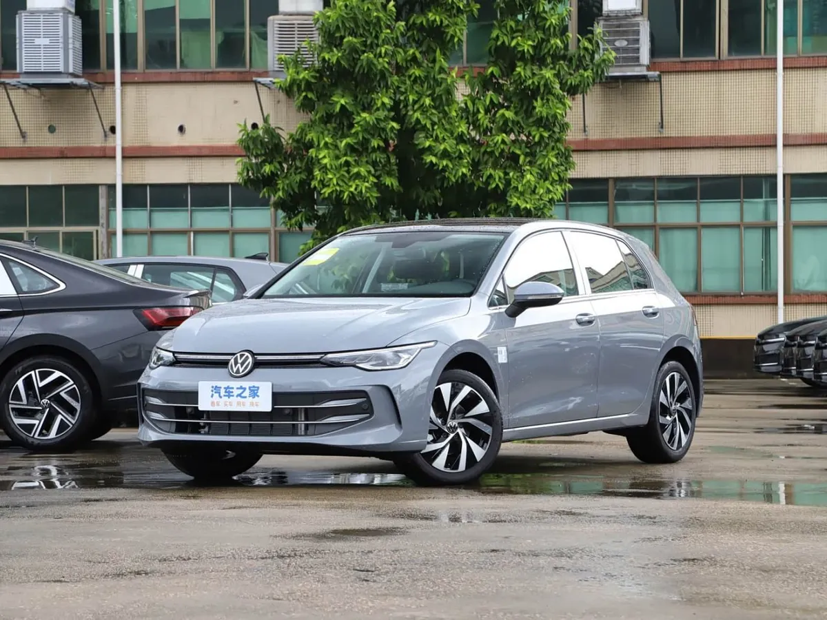 VOLKSWAGEN GOLF 2026