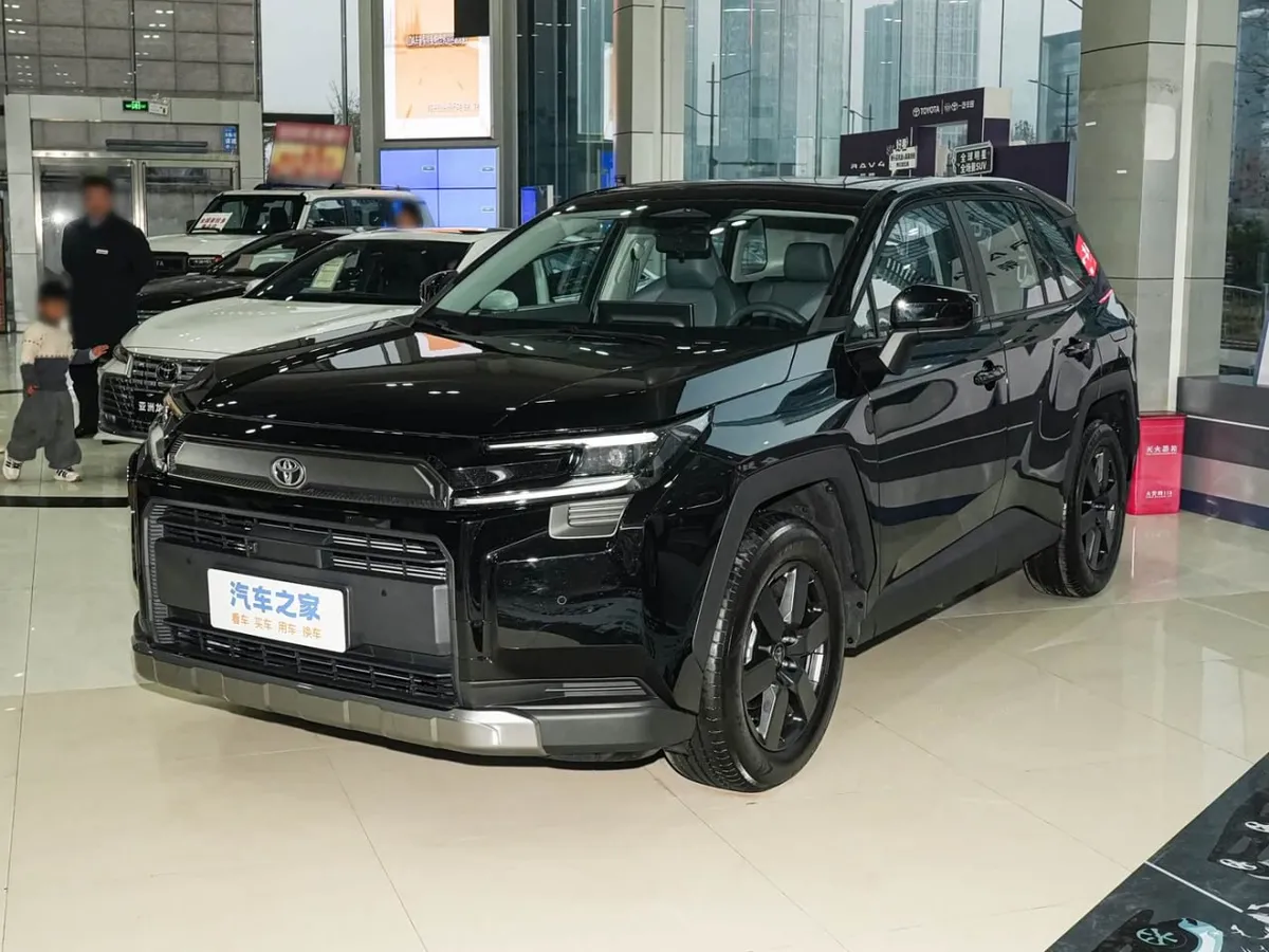 TOYOTA RAV4 LUXURY 2026