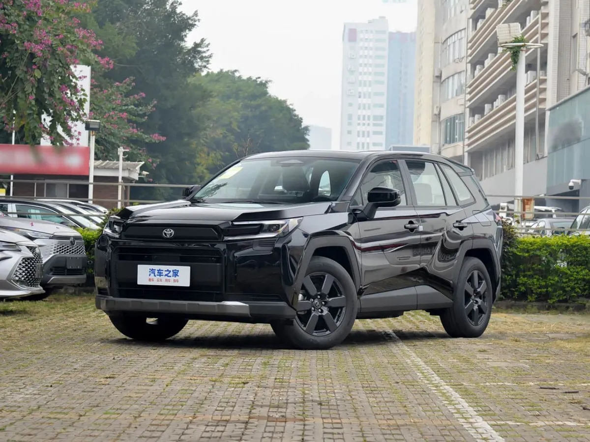 TOYOTA RAV4 LUXURY 2026