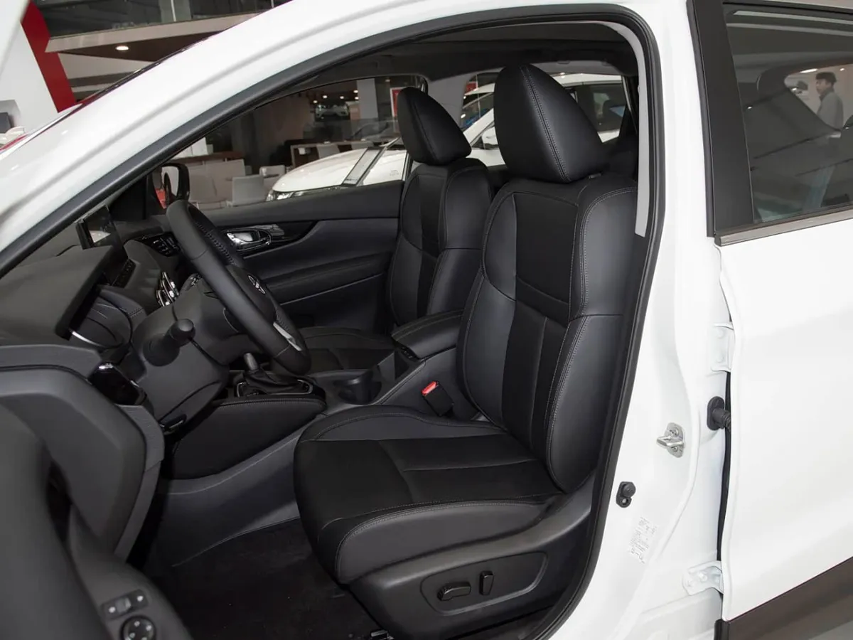 NISSAN QASHQAI 2025