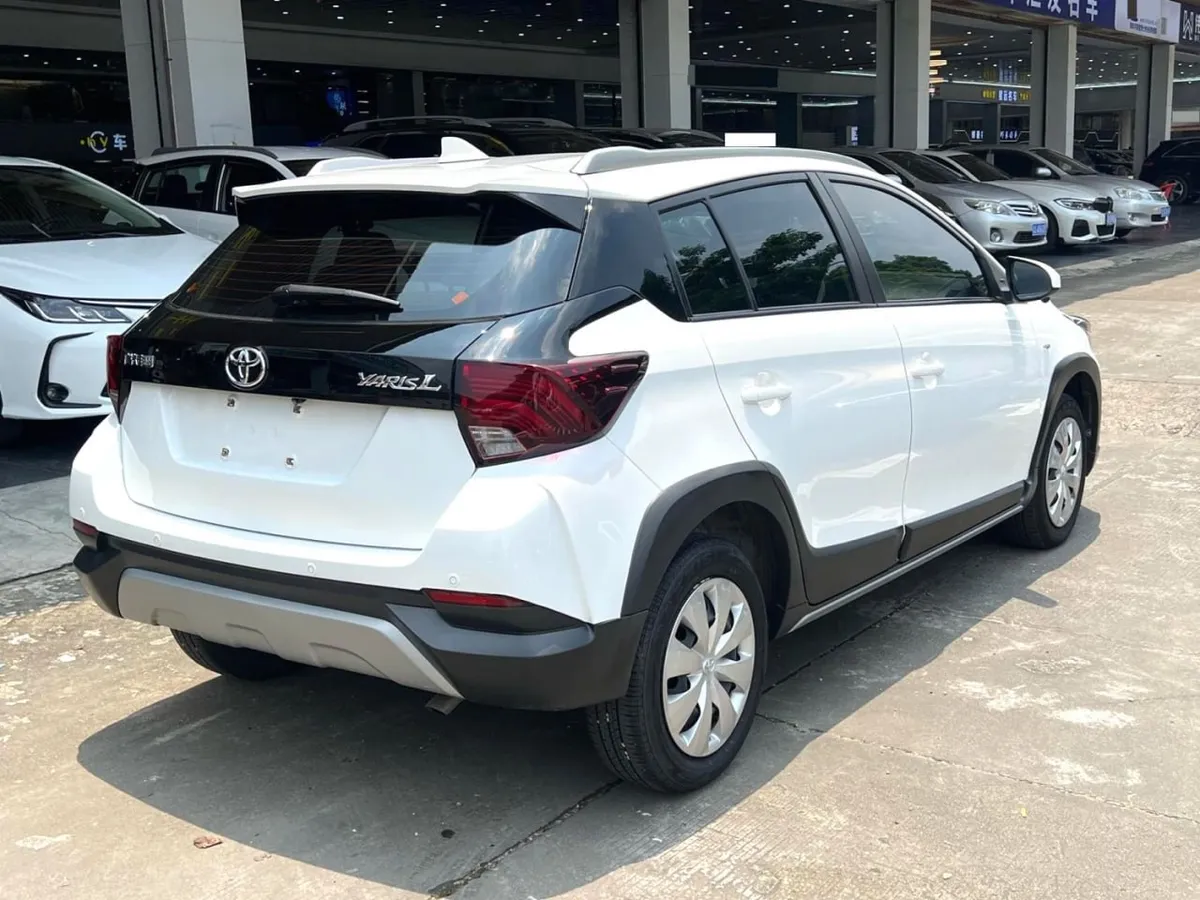 TOYOTA YARIS L 2022