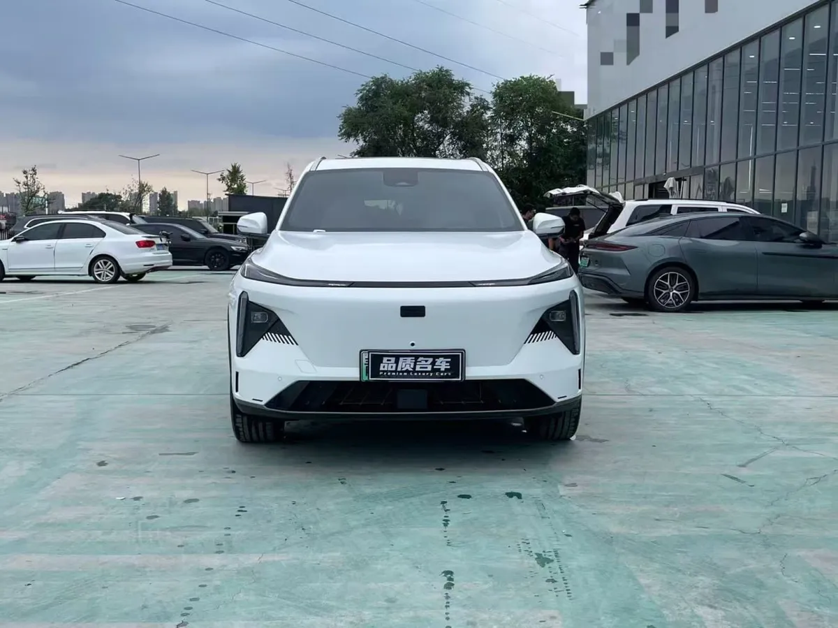 GEELY GALAXY L7 2024