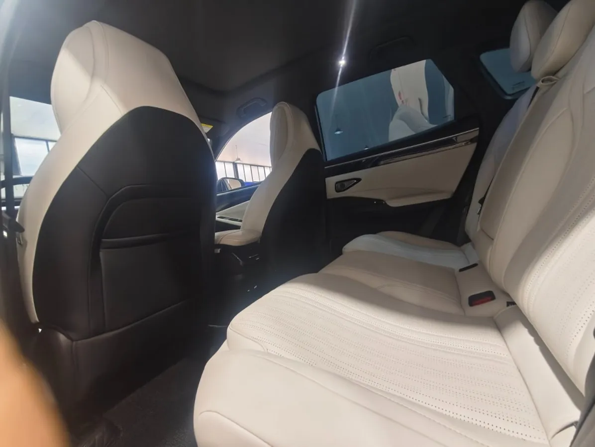 GEELY GALAXY L7 2023