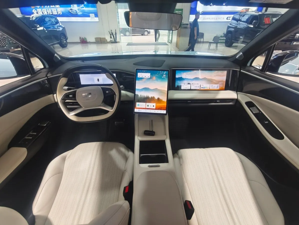 GEELY GALAXY L7 2023