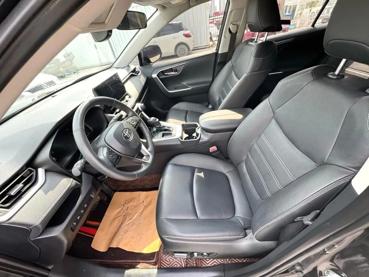 TOYOTA RAV4 2023