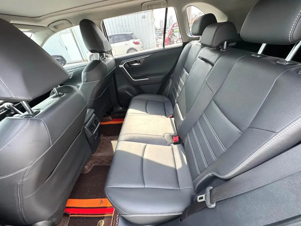 TOYOTA RAV4 2023