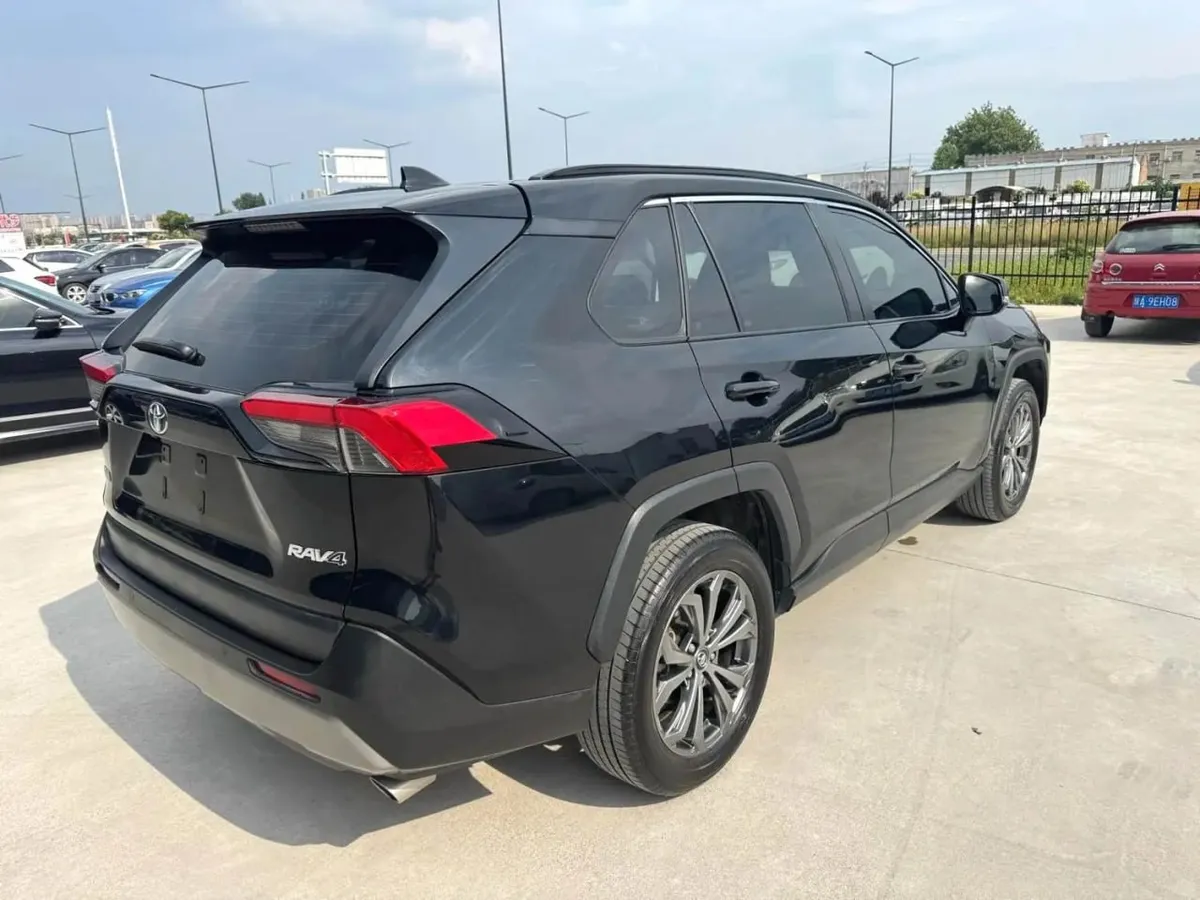 TOYOTA RAV4 2023