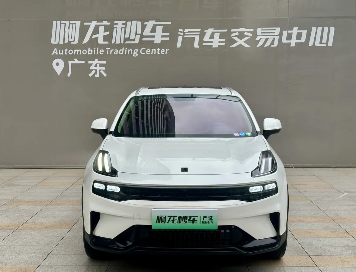 LYNK & CO 06 EM-P 2023