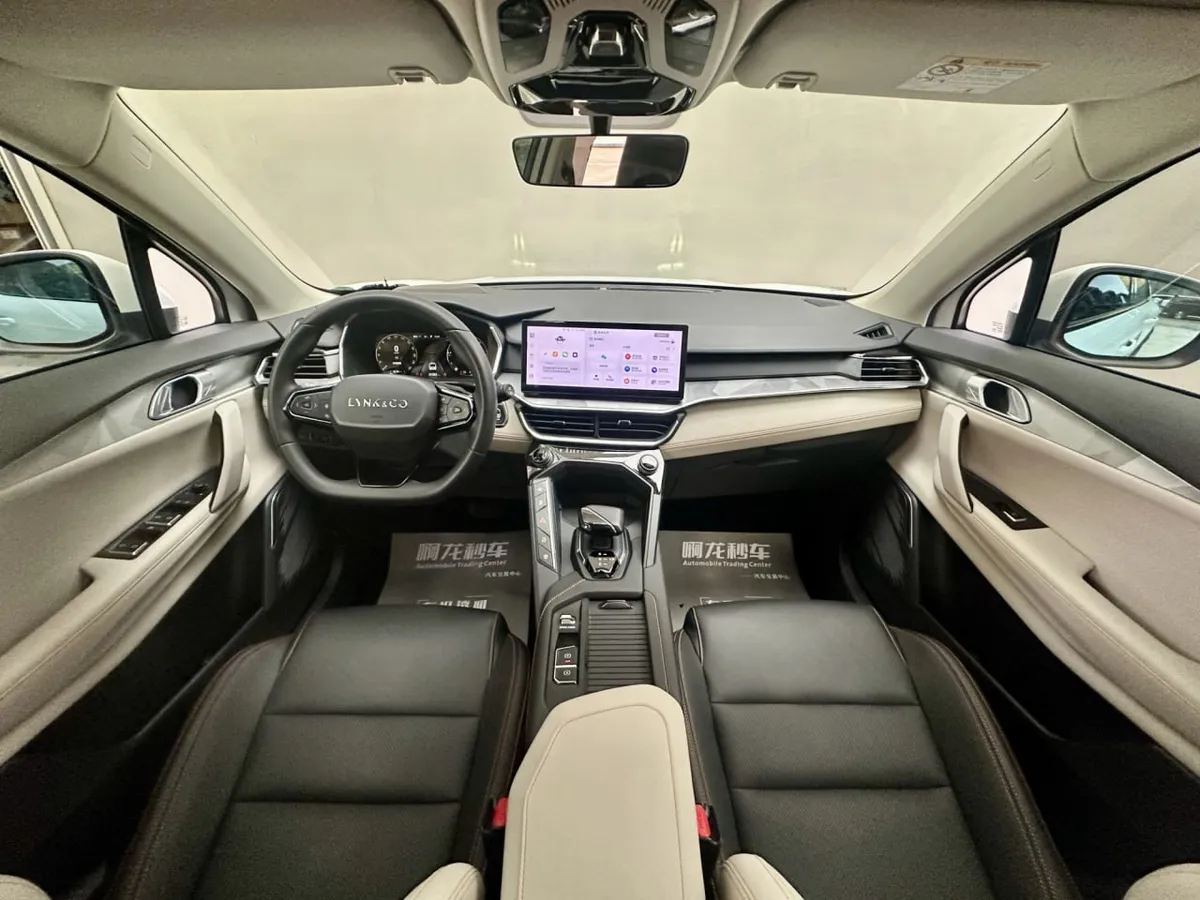 LYNK & CO 06 EM-P 2023