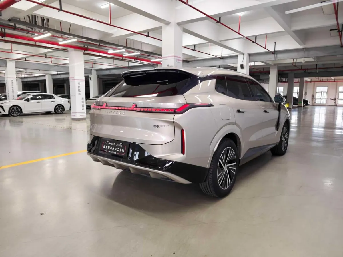 LYNK & CO 08 EM-P 2023