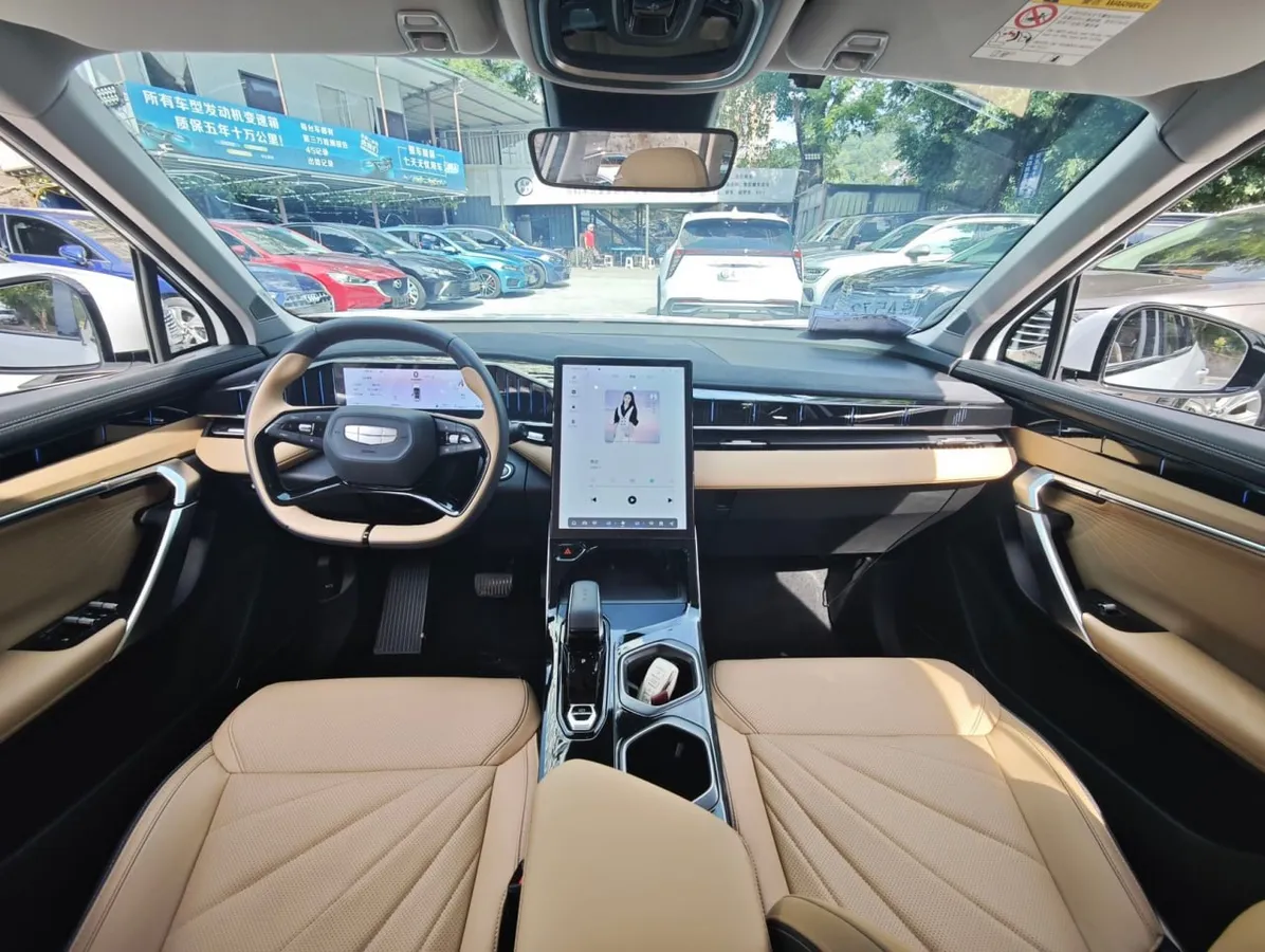 GEELY BOYUE L PREMIUM 2023