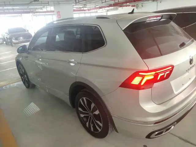 VOLKSWAGEN TIGUAN L 2021