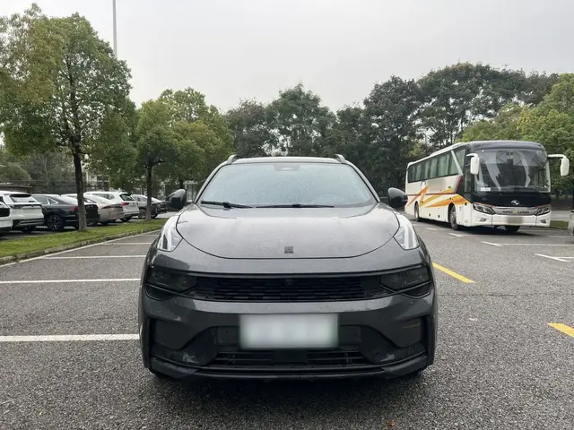 LYNK & CO 01 EM-P 2022