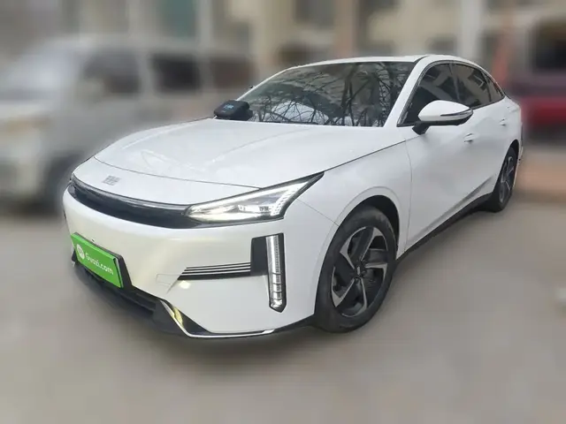 GEELY GALAXY L6 2024