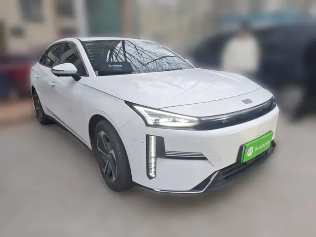 GEELY GALAXY L6 2024