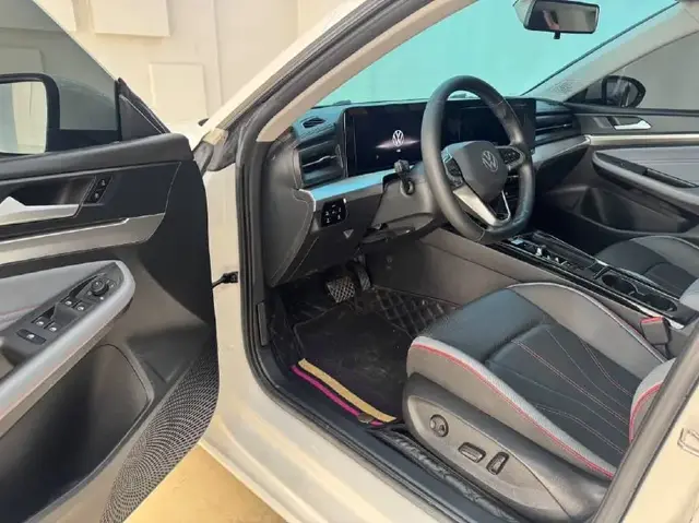 VOLKSWAGEN LAMANDO 2022