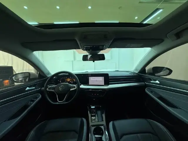 VOLKSWAGEN LAMANDO 2022