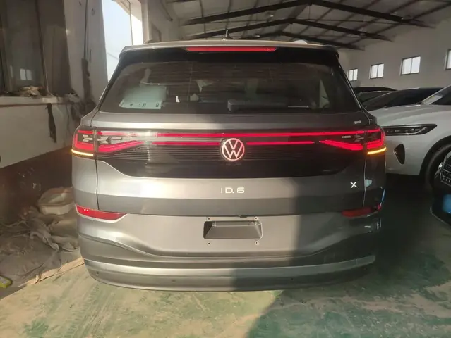 VOLKSWAGEN ID 2023