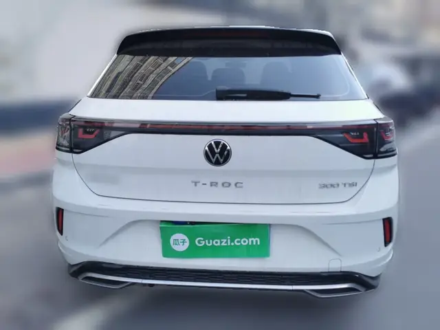 VOLKSWAGEN T-ROC 2023