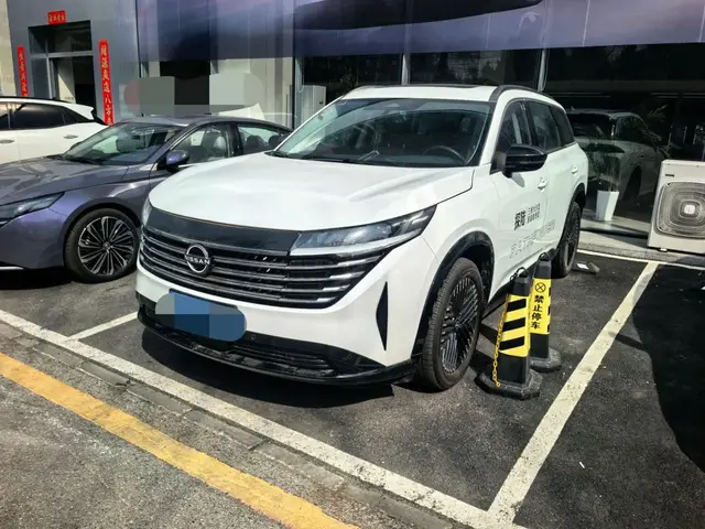 NISSAN PATHFINDER 2024