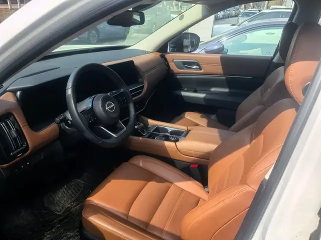 NISSAN PATHFINDER 2024