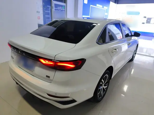 GEELY AUTO EMGRAND LUXURY 2022