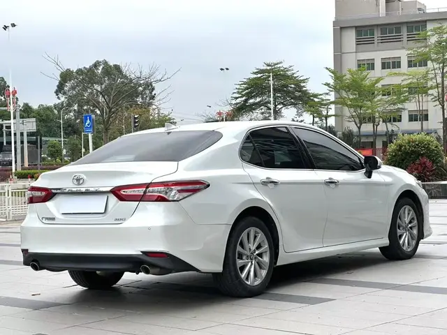 TOYOTA CAMRY 2021