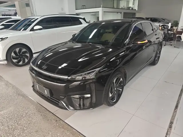 GEELY GALAXY L6 2024