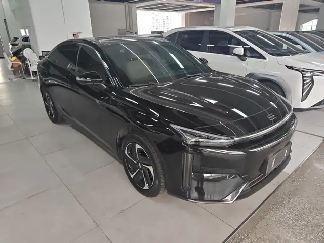 GEELY GALAXY L6 2024