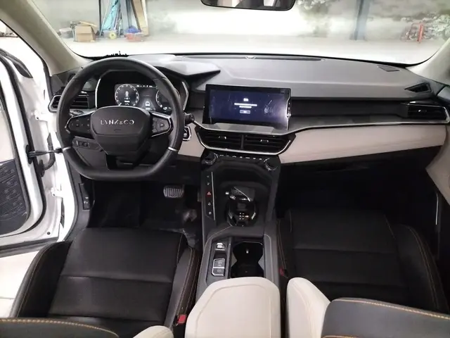 LYNK & CO 06 EM-P 2022