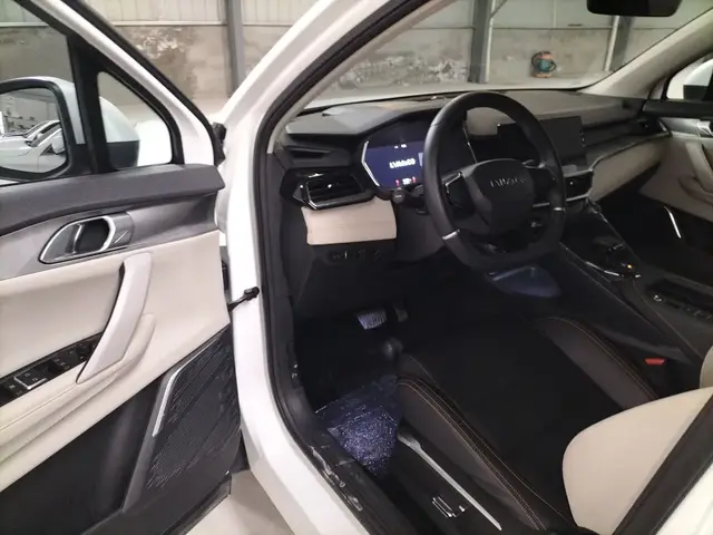 LYNK & CO 06 EM-P 2022