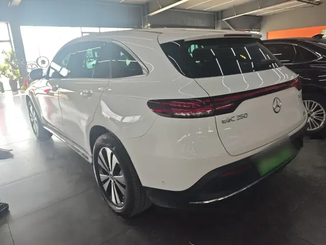 MERCEDES-BENZ EQC 2022