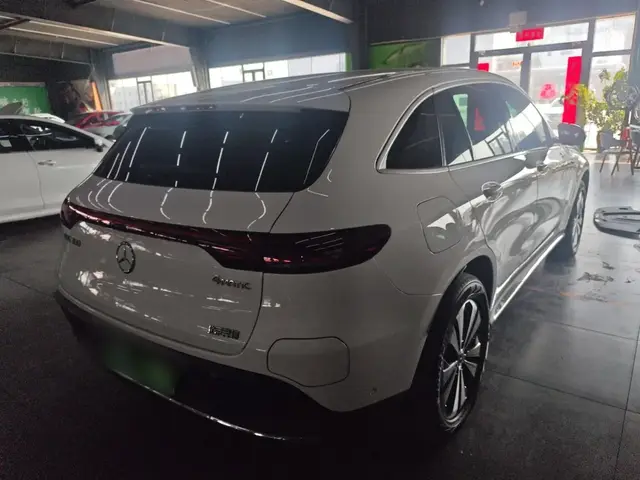 MERCEDES-BENZ EQC 2022