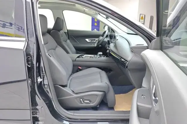 DONGFENG AEOLUS HUGE 2022