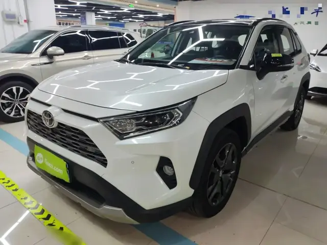 TOYOTA RAV4 PREMIUM 2023