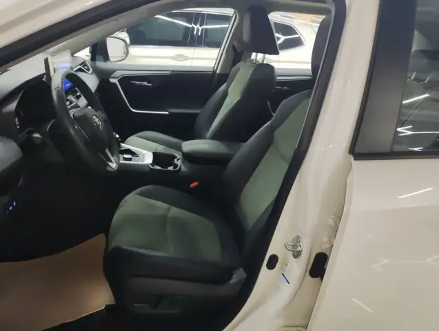 TOYOTA RAV4 PREMIUM 2023