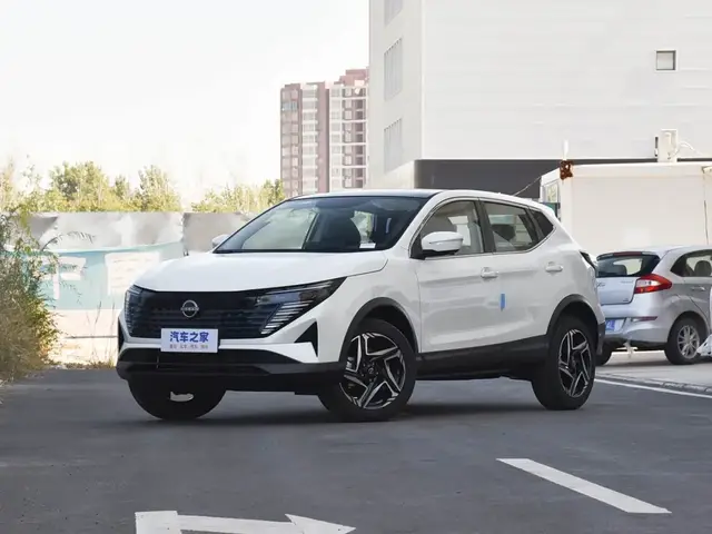 NISSAN QASHQAI 2025