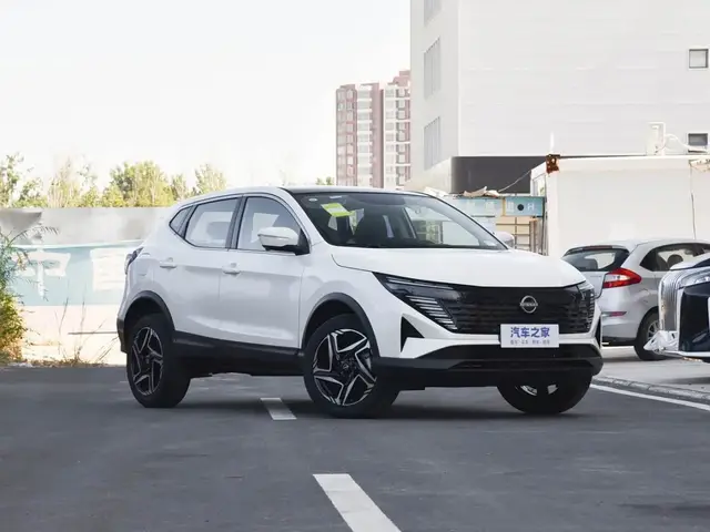 NISSAN QASHQAI 2025
