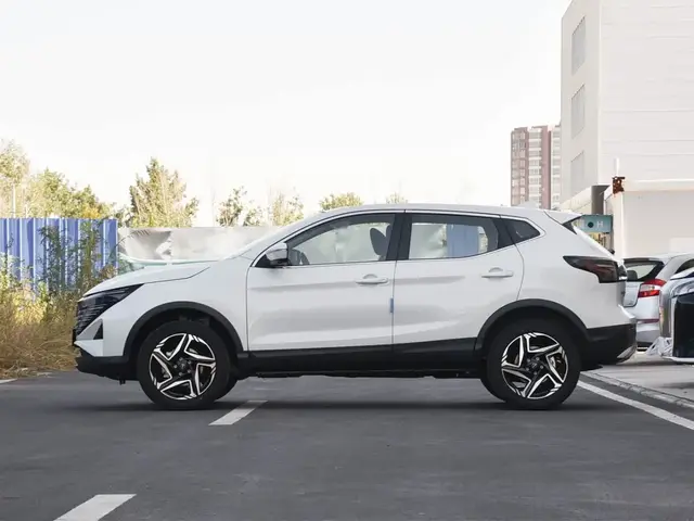 NISSAN QASHQAI 2025