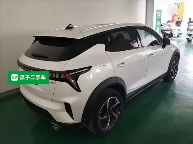 LYNK & CO 06 EM-P 2022