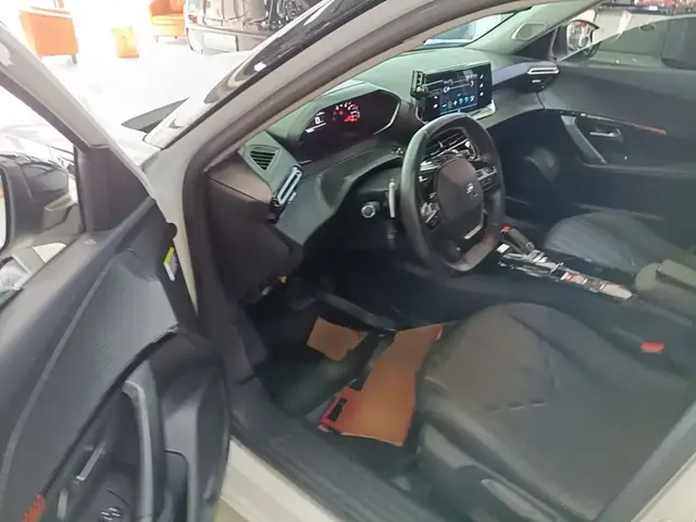 PEUGEOT 2008 2022
