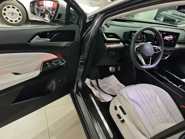 VOLKSWAGEN ID 2023