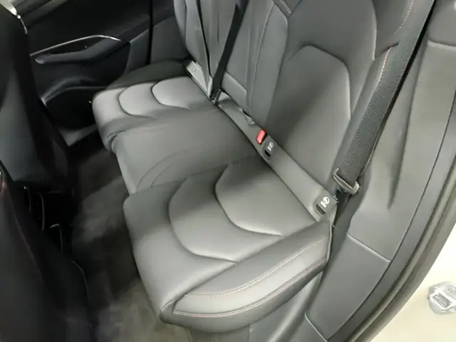 XIAOMI AUTO SU7 2025